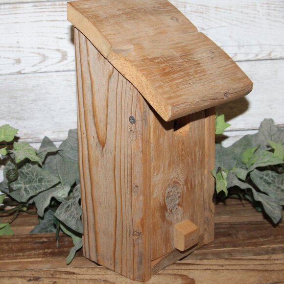 Adorable Rustic Vintage Primitive Farmhouse Reclaimed Wood Birdhouse - Picture 2 of 6